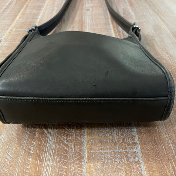 Coach Crossbody - Picture 4 of 15